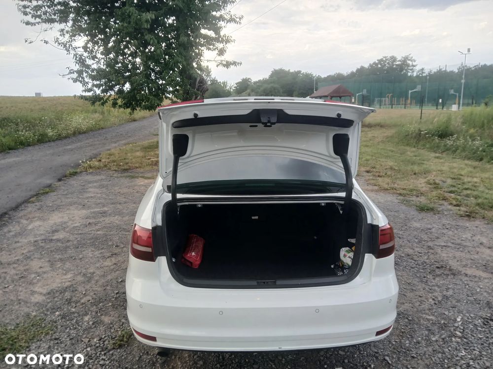 Volkswagen Jetta 1.2 TSI Comfortline - 8
