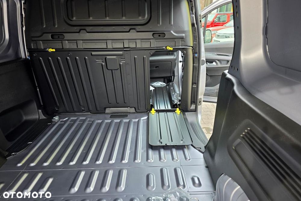 Peugeot Partner Van XL L2H1 EAT8 1.5 130KM - 19