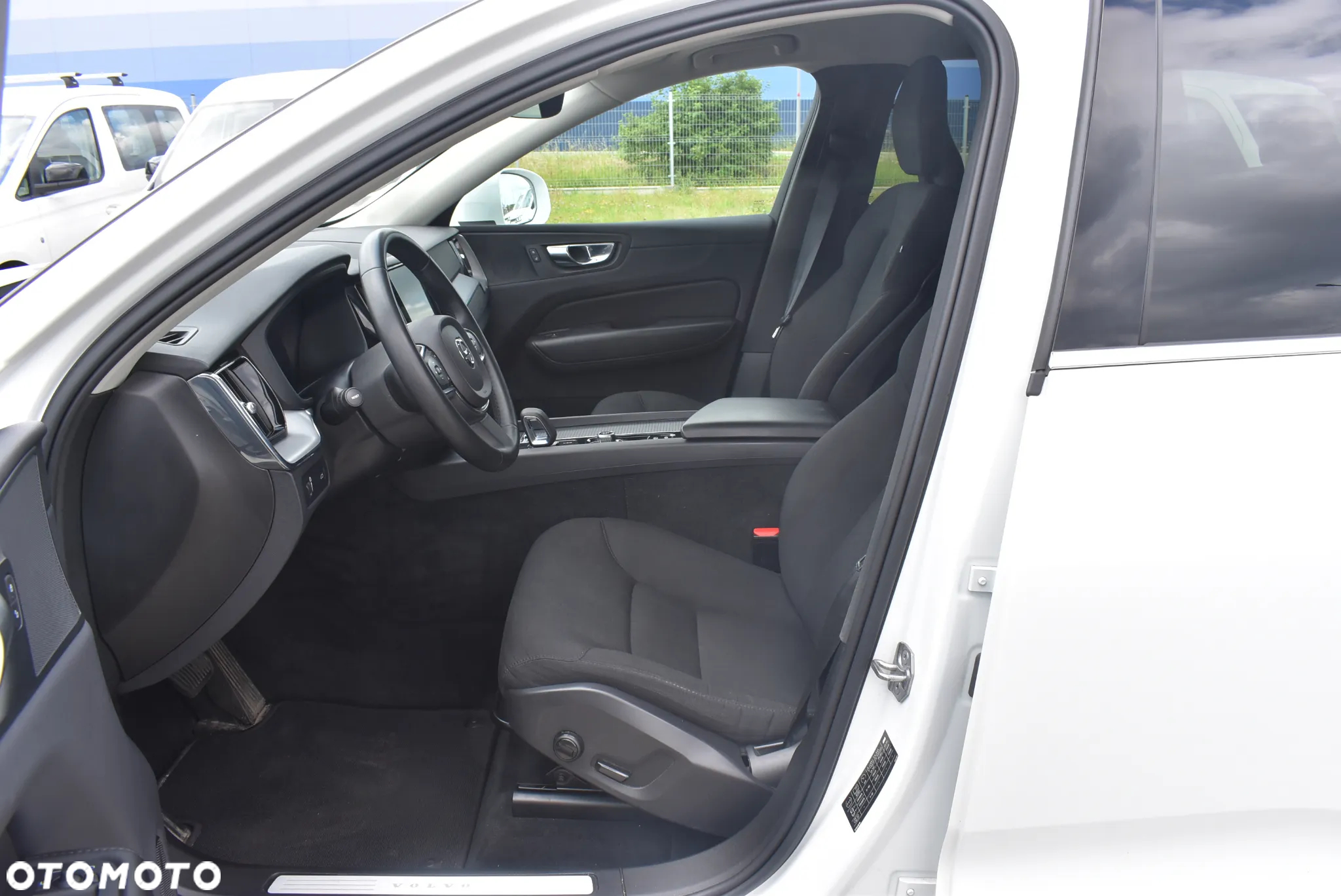 Volvo XC 60 B4 B Momentum Pro - 10