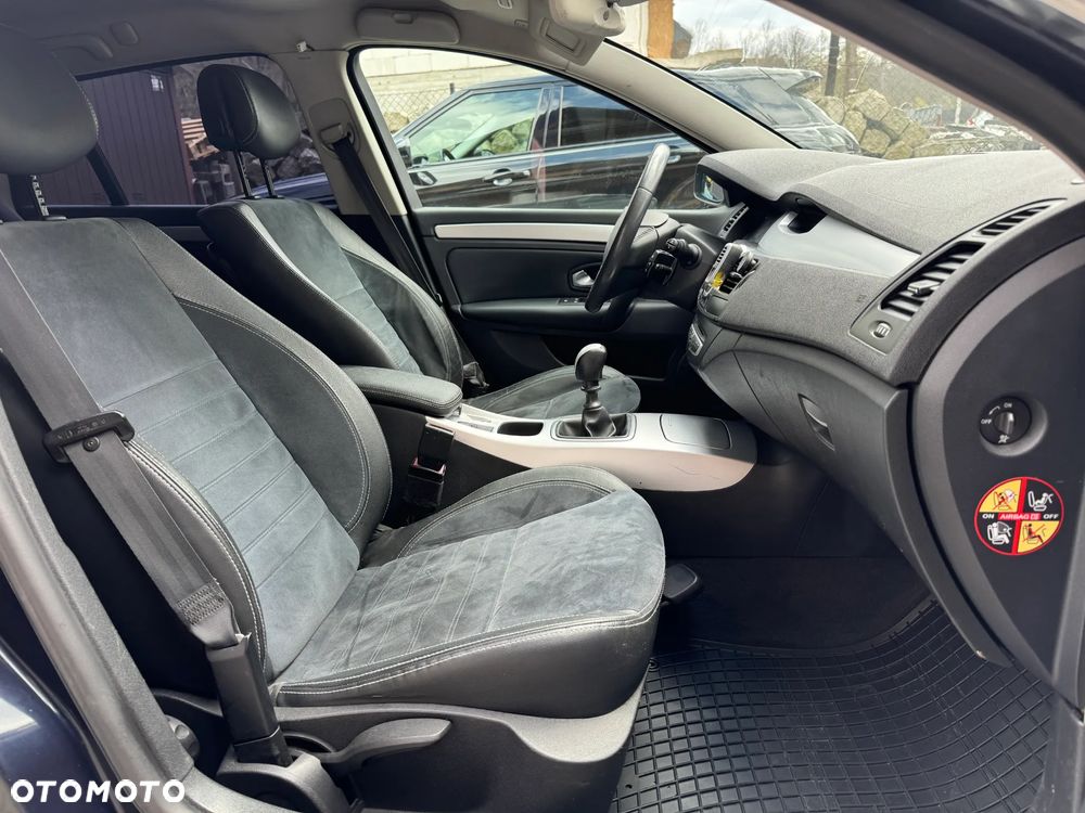 Renault Laguna dCi 150 FAP Bose - 20