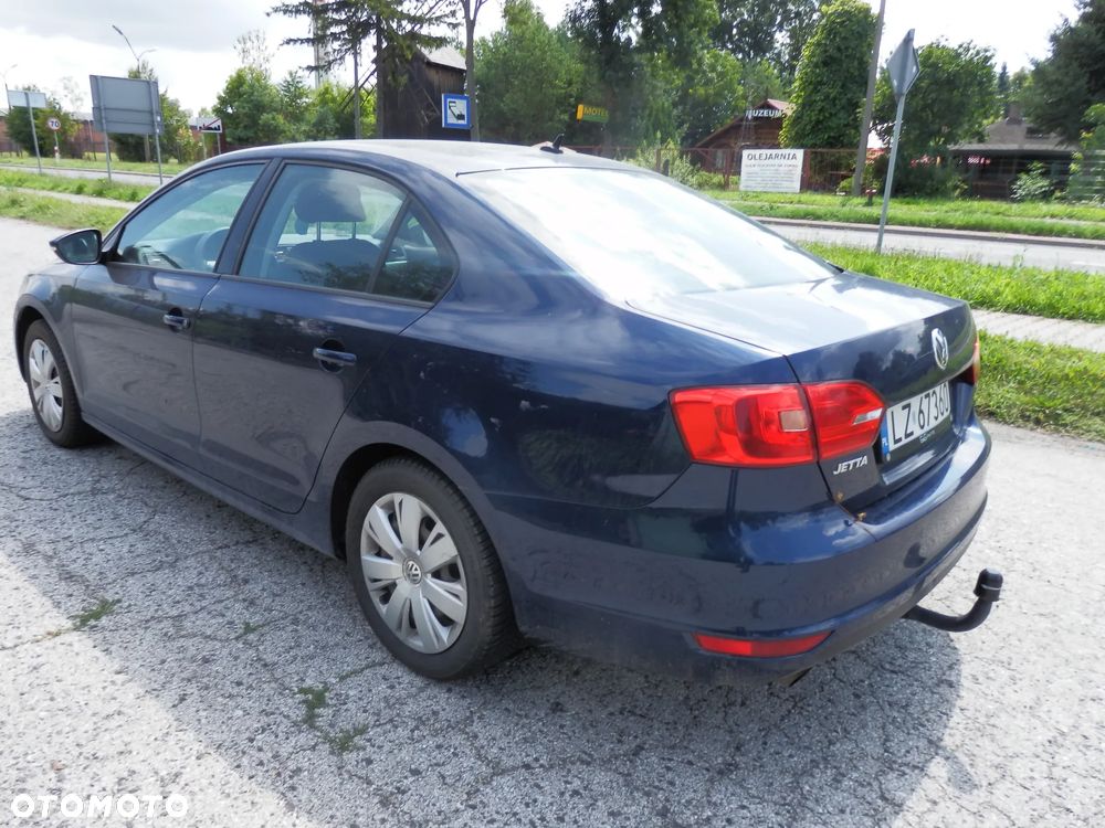 Volkswagen Jetta 1.6 TDI Trendline - 6