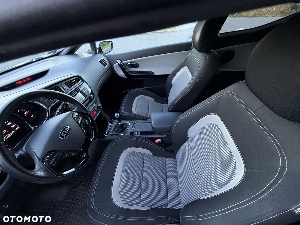 Kia Ceed - 23