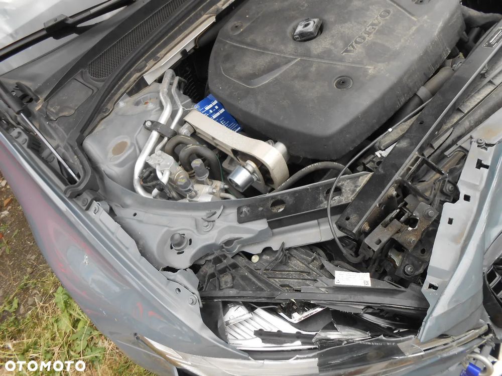Volvo V60 T8 AWD Ultra Dark - 15