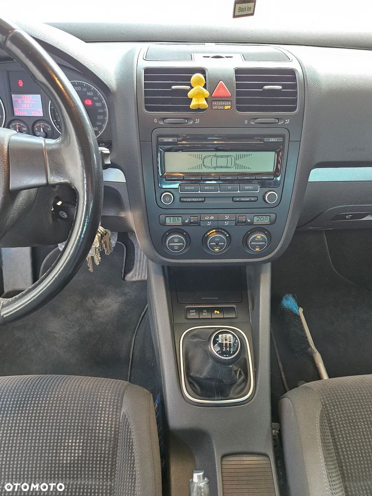Volkswagen Golf - 6