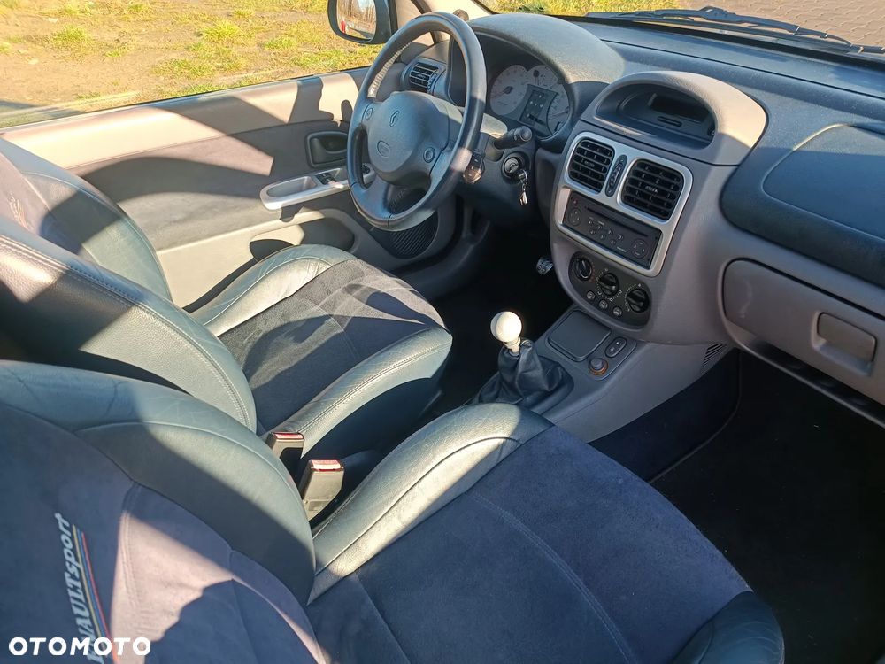 Renault Clio - 9
