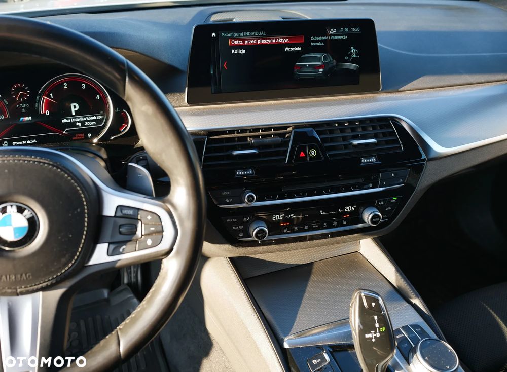 BMW Seria 5 520d xDrive M Sport sport - 38
