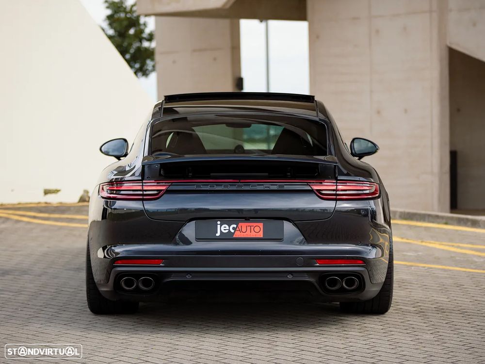 Porsche Panamera 4 E-Hybrid - 8