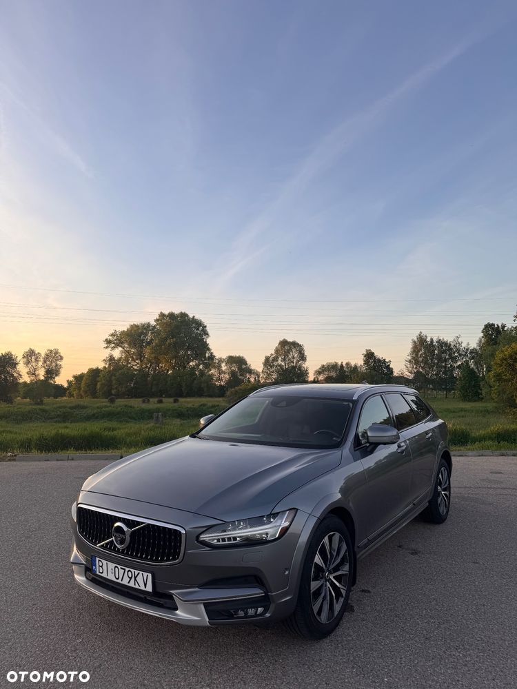 Volvo V90 Cross Country - 3
