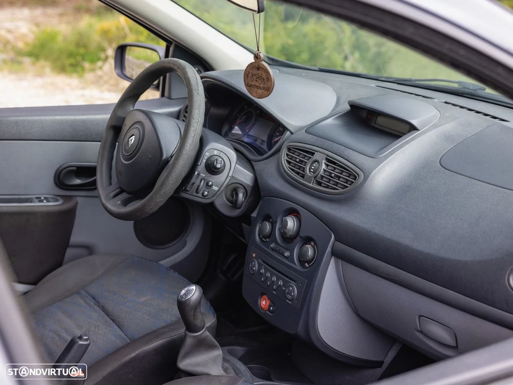 Renault Clio - 11