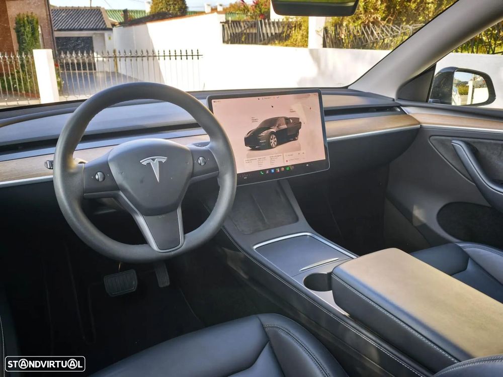 Tesla Model Y RWD - 14