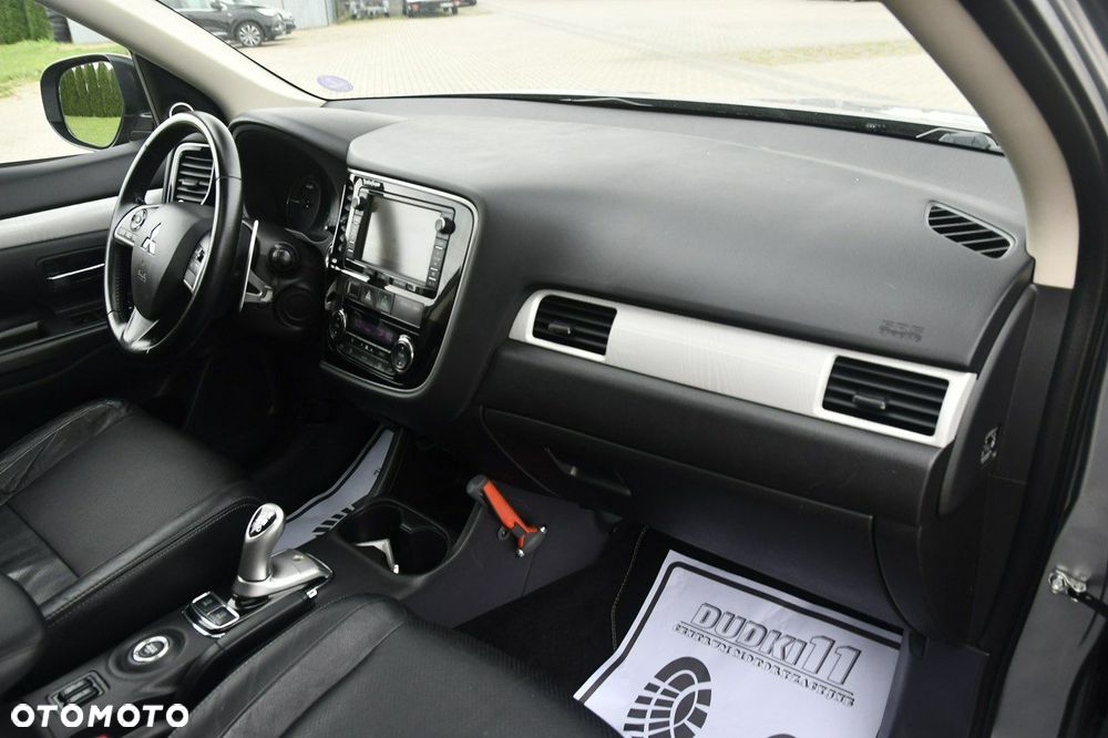 Mitsubishi Outlander - 27
