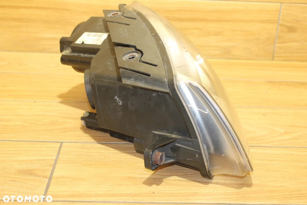 Volkswagen Passat B6 Lampa Lewa Przód 3CO941005R - 2