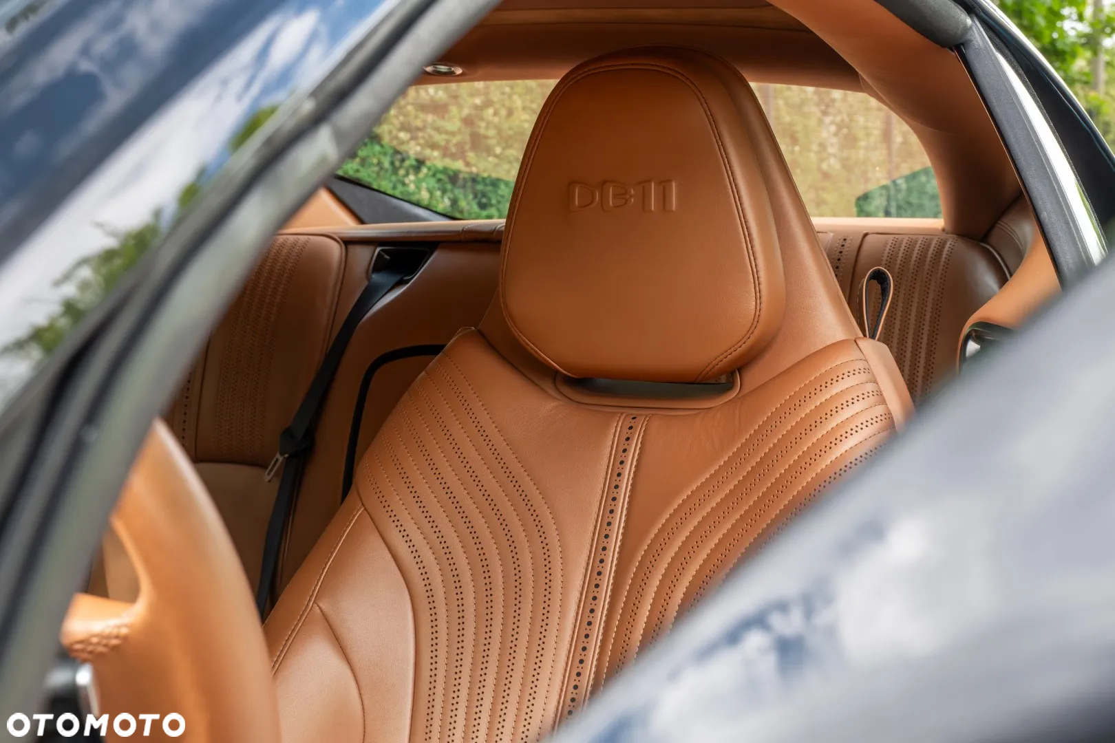 Aston Martin DB11 Standard - 17
