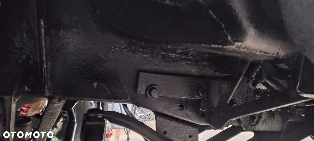 Jeep Cherokee 4.0 Limited - 33