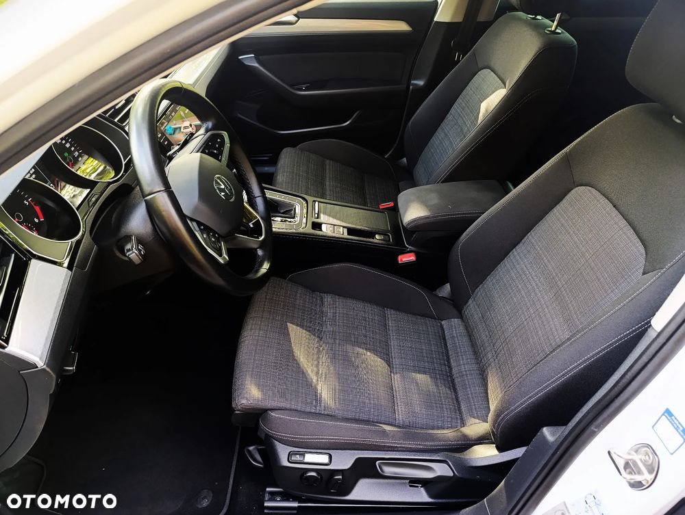 Volkswagen Passat 2.0 TDI Business DSG - 18