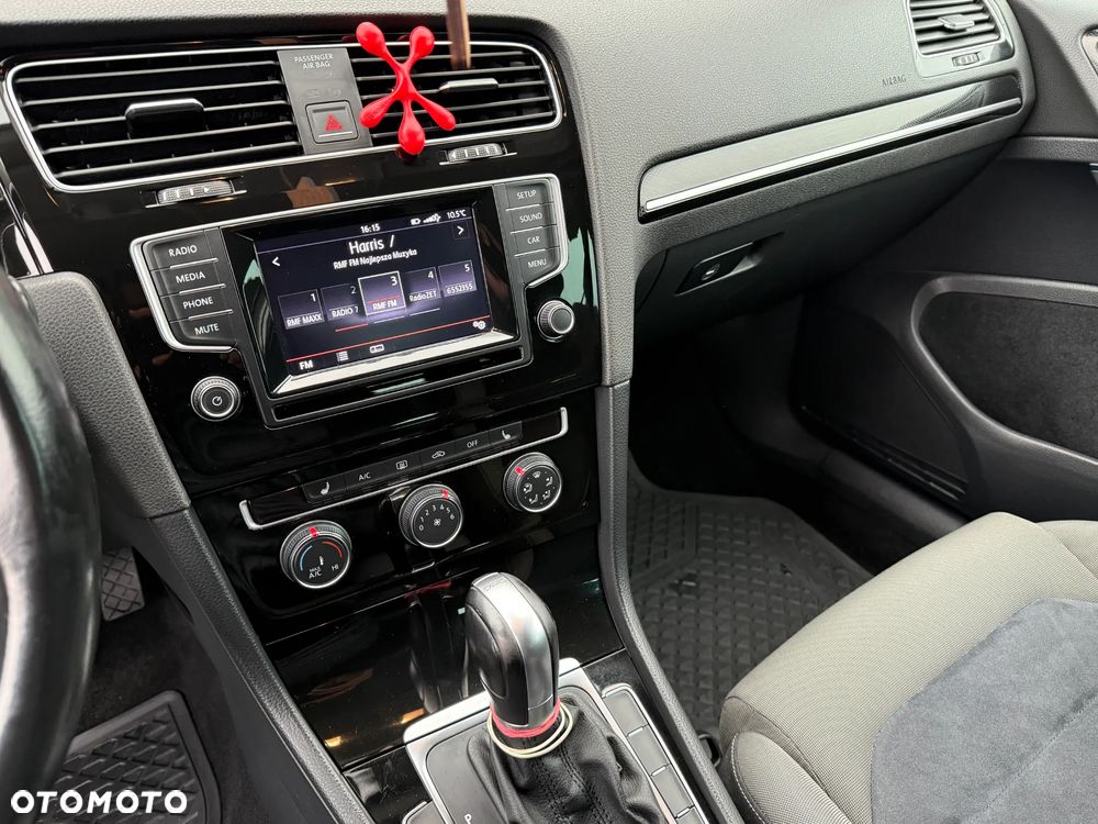 Volkswagen Golf 2.0 TDI BlueMotion Technology DSG Highline - 19