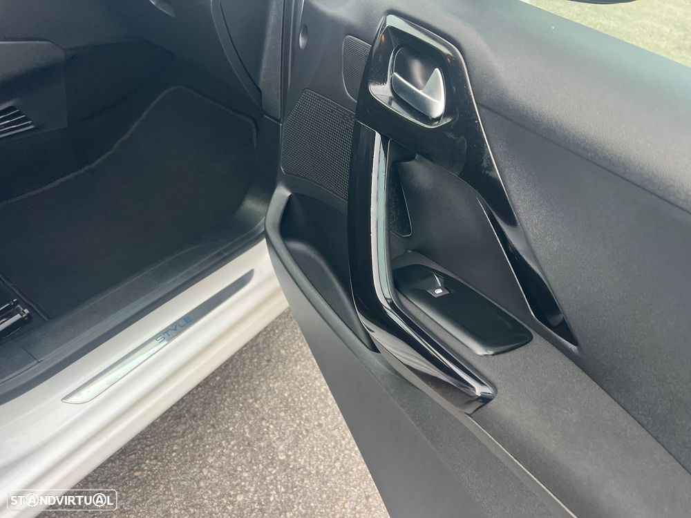 Peugeot 208 1.2 PureTech Style - 30