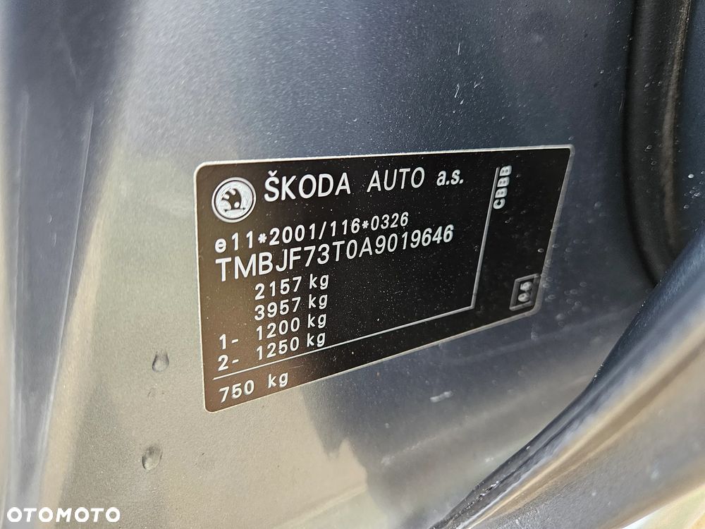 Skoda Superb 2.0 TDI DSG Elegance - 31