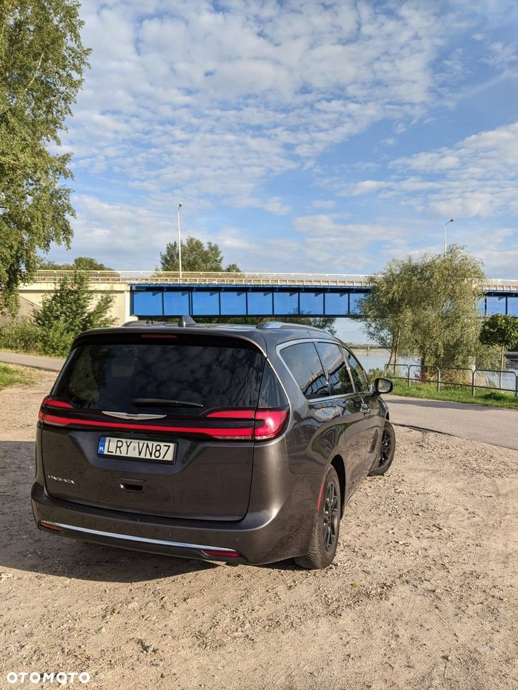 Chrysler Pacifica - 3