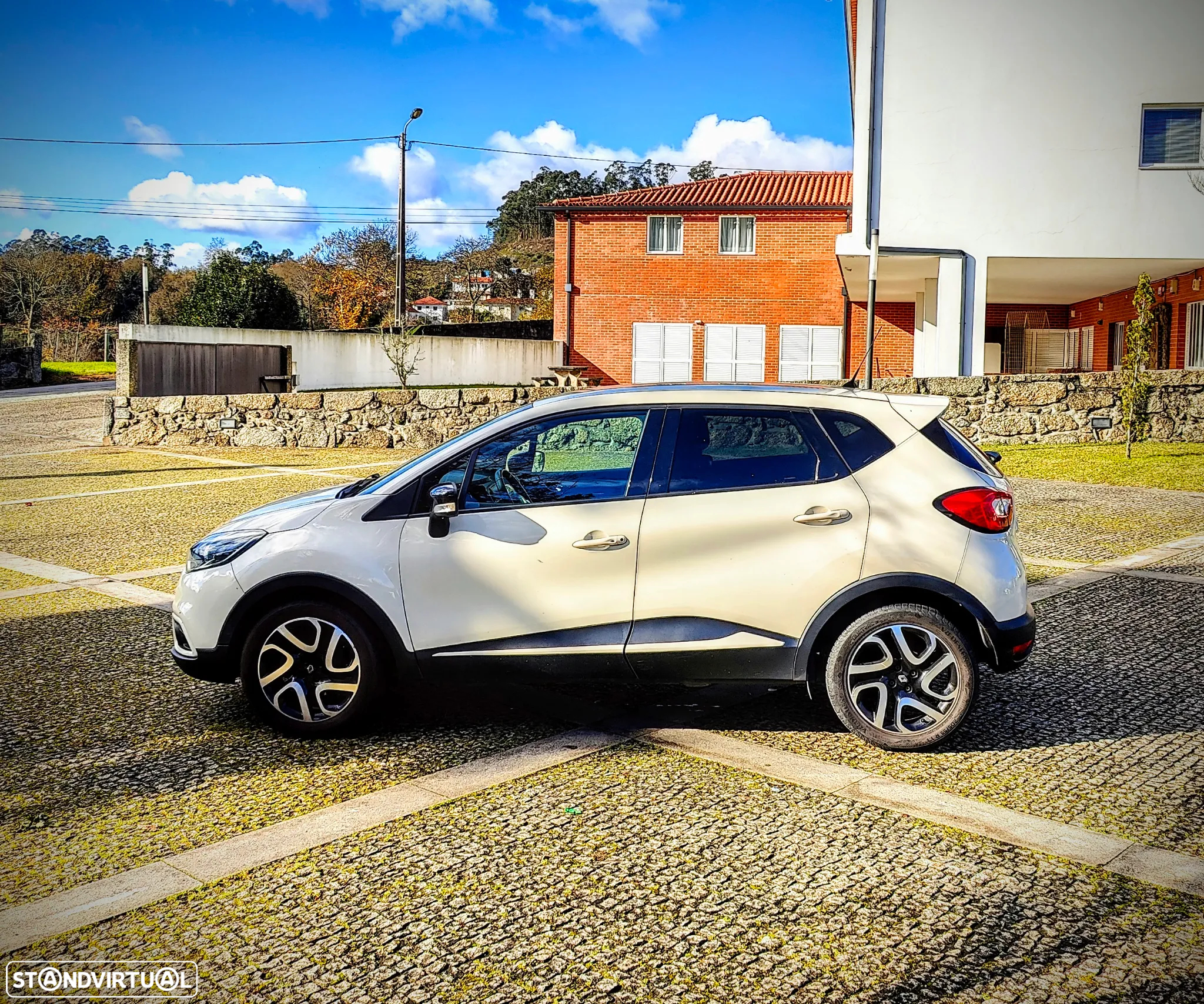 Renault Captur ENERGY TCe 120 EDC Luxe - 28