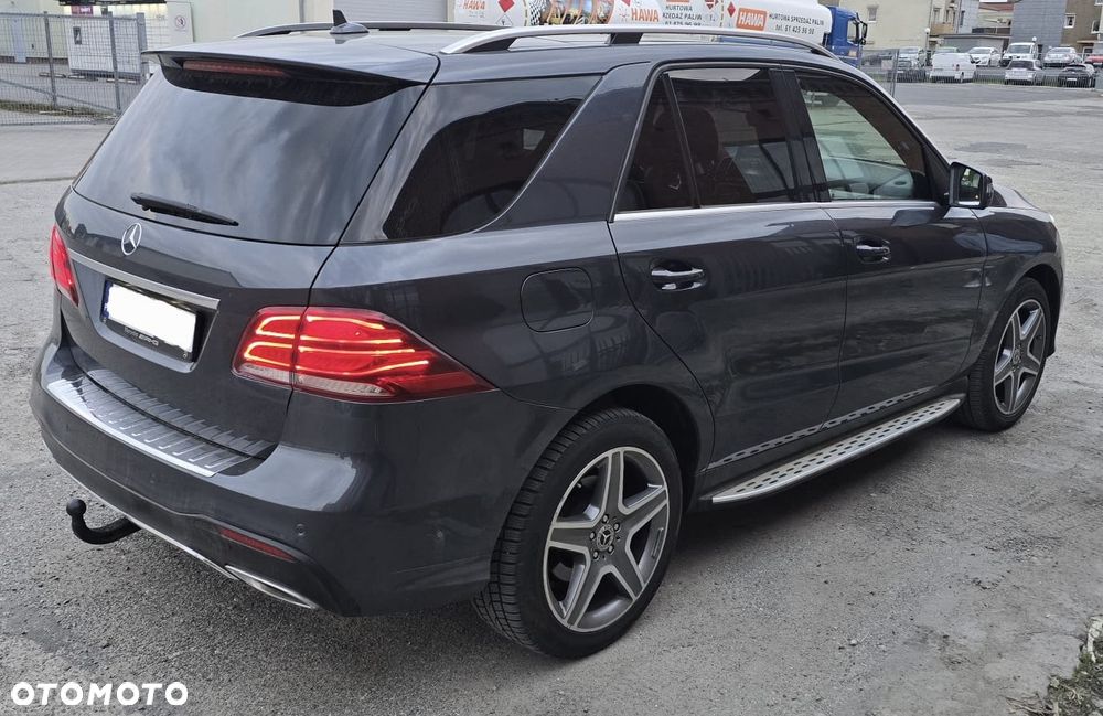 Mercedes-Benz GLE 250 d 4Matic 9G-TRONIC AMG Line - 4