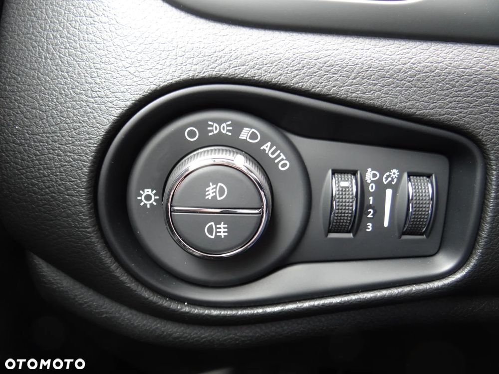 Jeep Renegade 1.5 T4 mHEV Upland FWD S&S DCT - 7