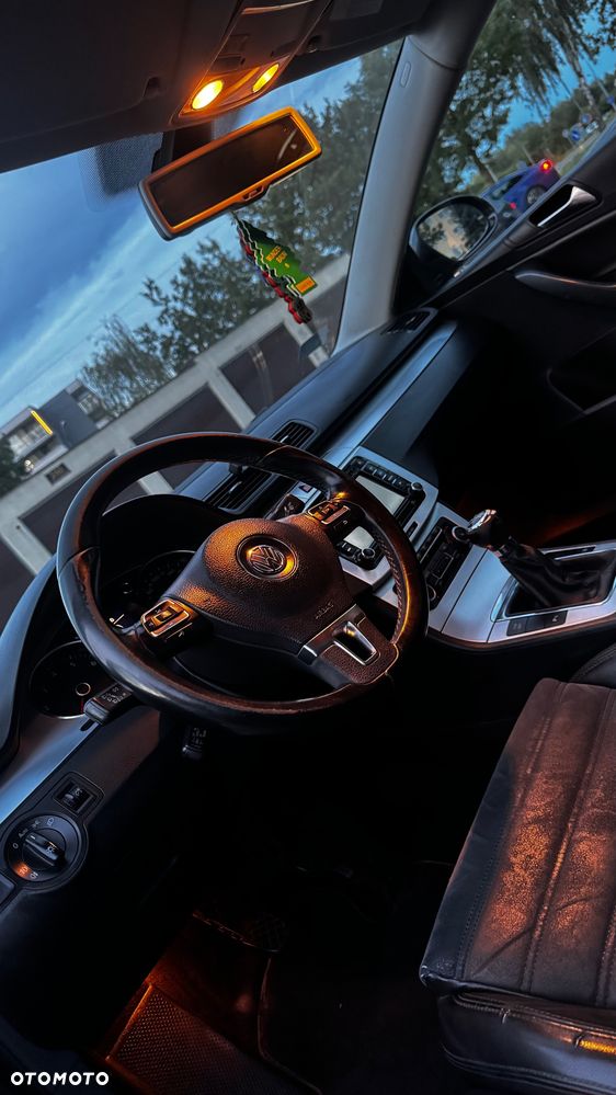 Volkswagen Passat 1.8 TSI Highline - 40