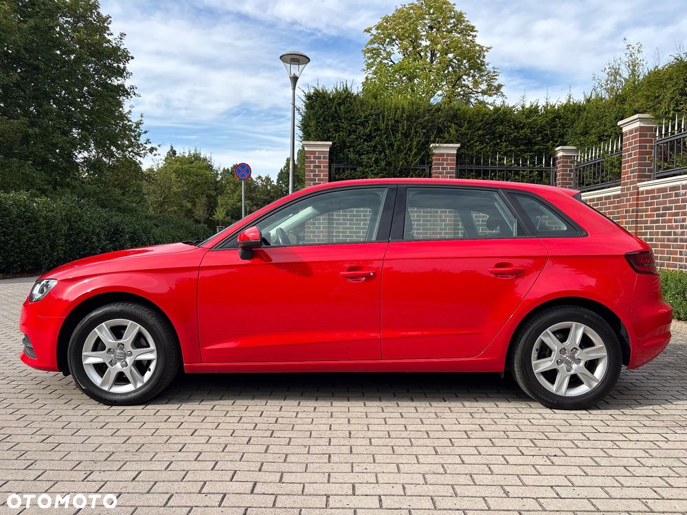 Audi A3 Sportback 1.2 TFSI Ambiente - 28