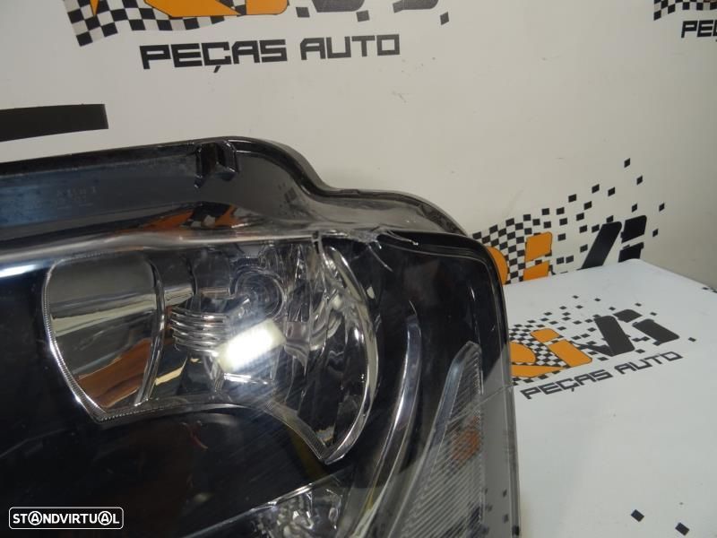 Ótica / Farol Esquerdo Audi A3 (8P1)  1Lj00964803 / 1Lj 009 648 03 - 4