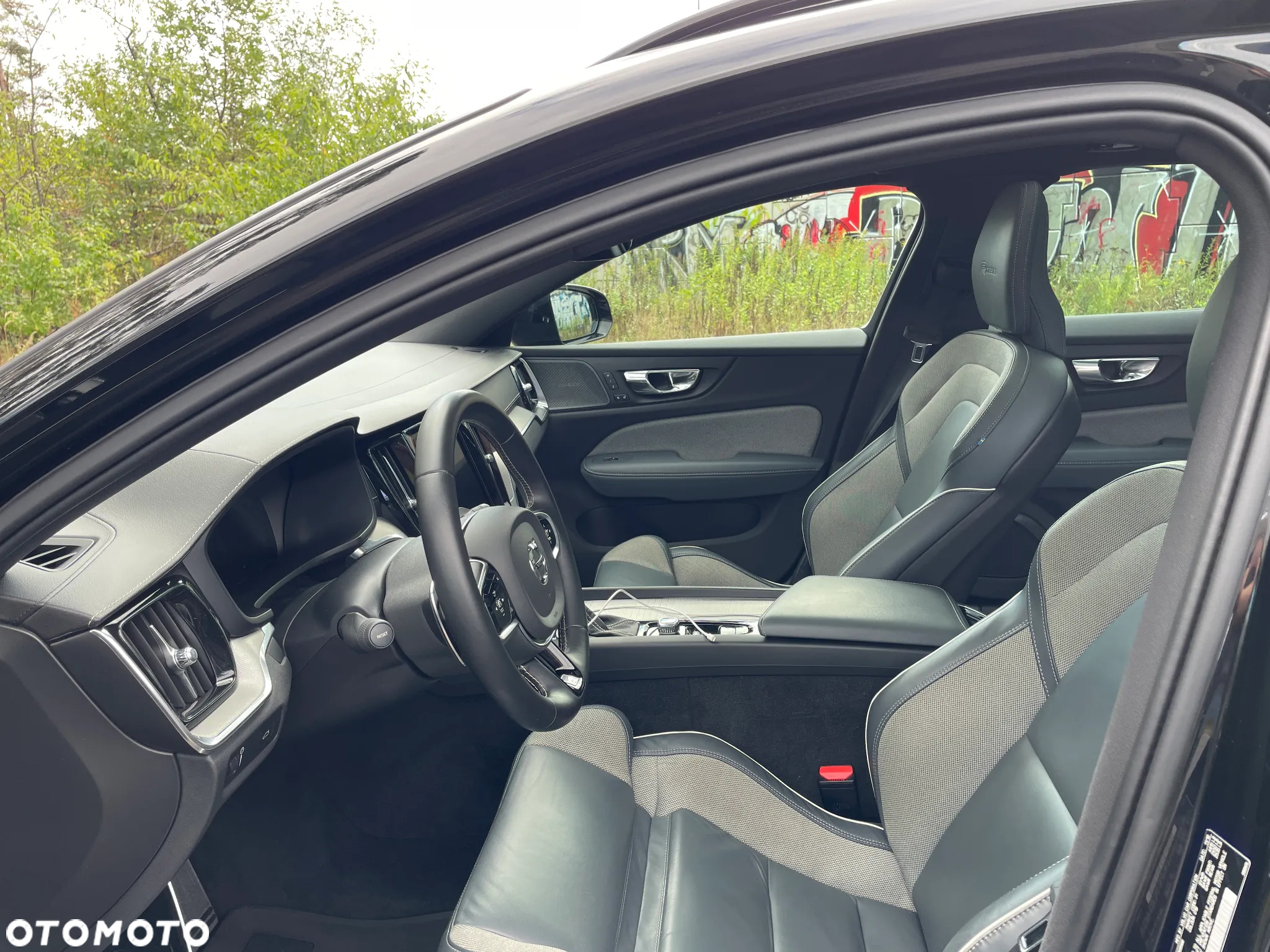 Volvo V60 T5 Geartronic R-Design - 17