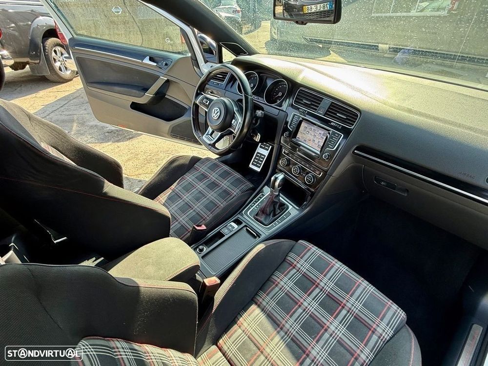 VW Golf 2.0 TSi GTi DSG Performance - 14