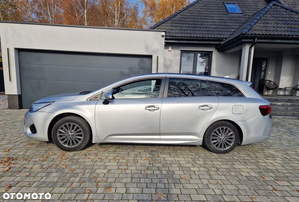 Toyota Avensis 1.8 Premium - 7