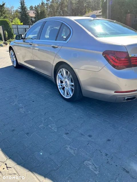 BMW Seria 7 740d xDrive - 22