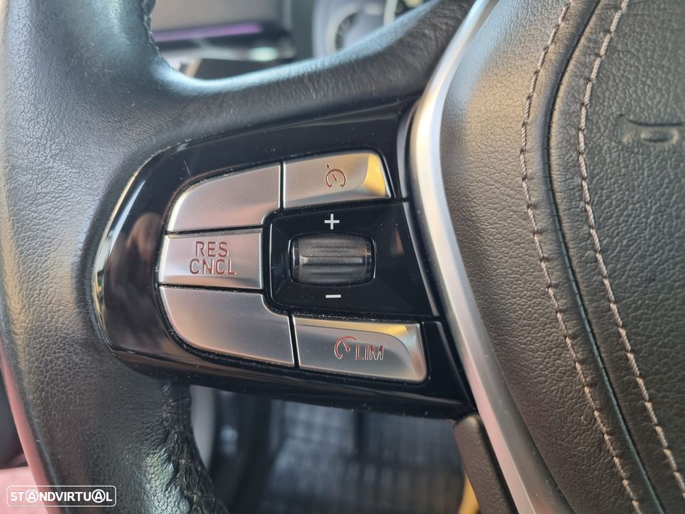 BMW 520 d Line Luxury Auto - 32