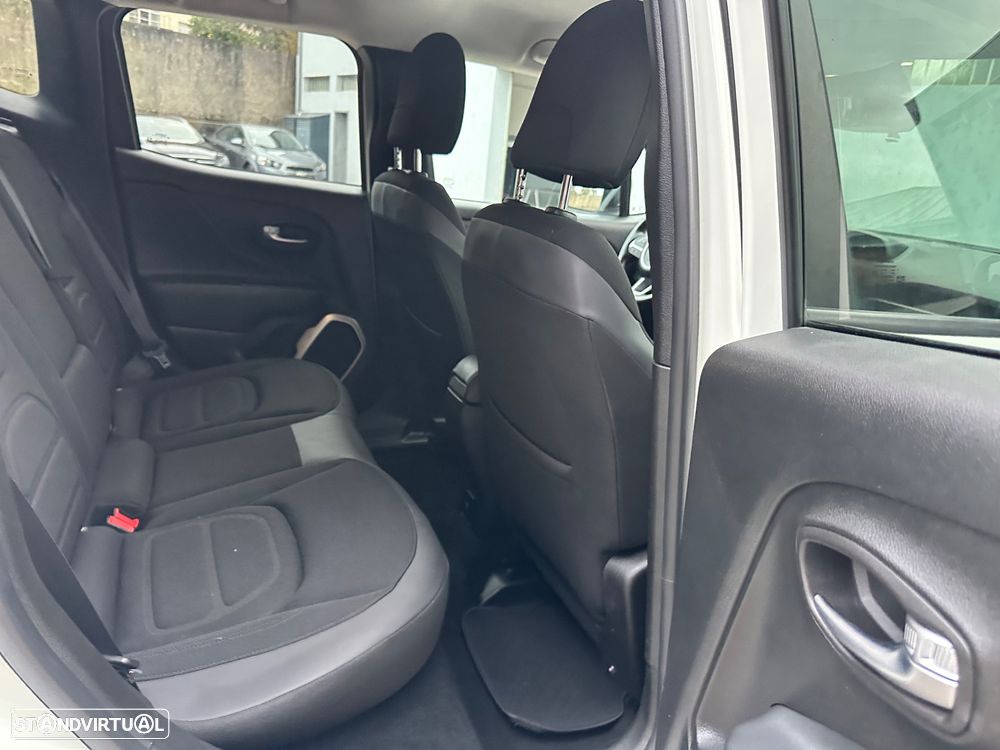 Jeep Renegade 1.6 MJD Limited - 29