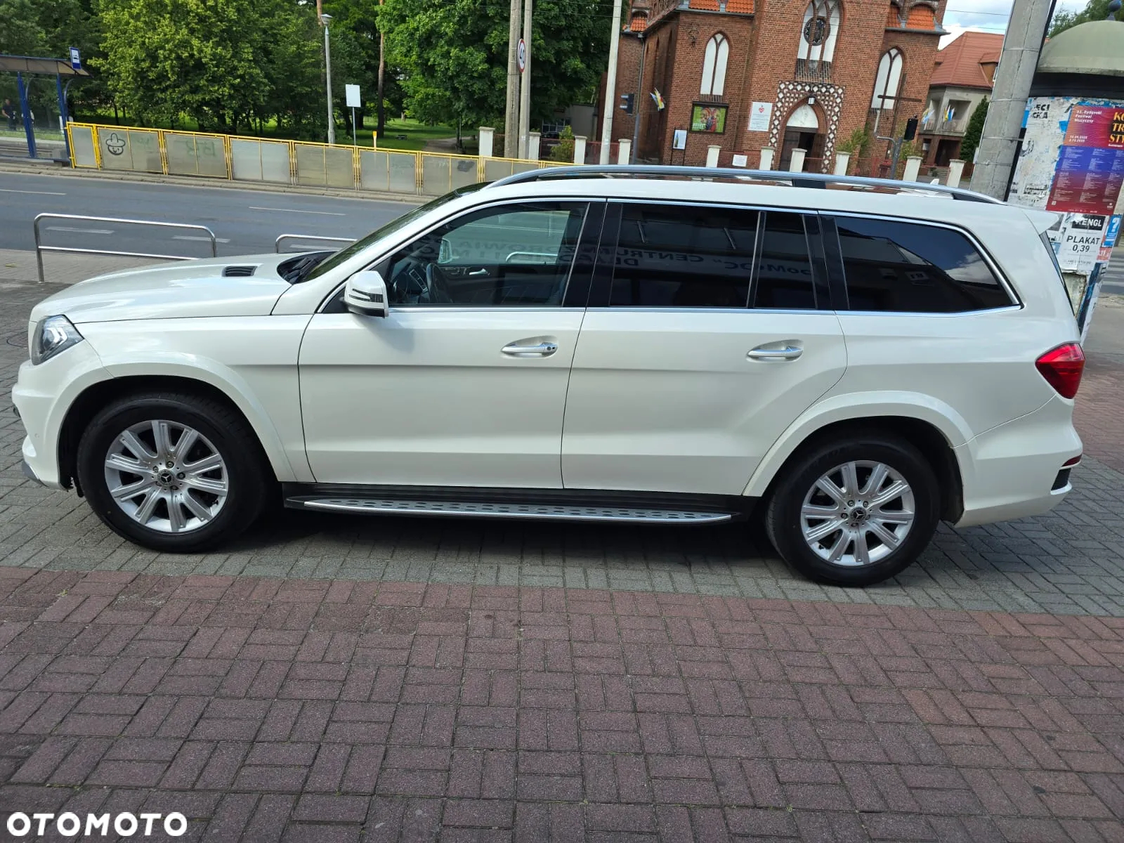 Mercedes-Benz GL 350 BlueTec 4-Matic - 4