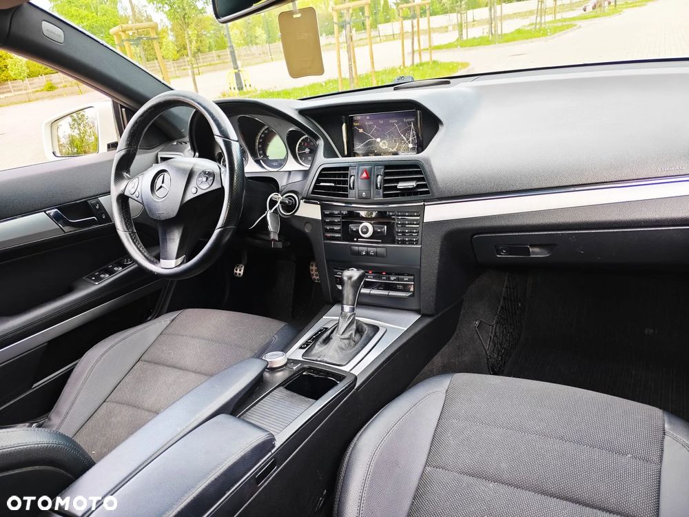 Mercedes-Benz Klasa E 220 CDI DPF BlueEFFICIENCY 7G-TRONIC Avantgarde - 30