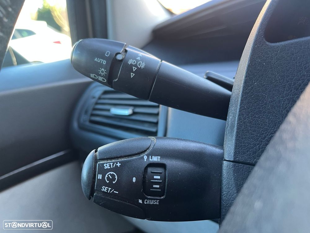 Peugeot 807 HDi 135 Family - 22