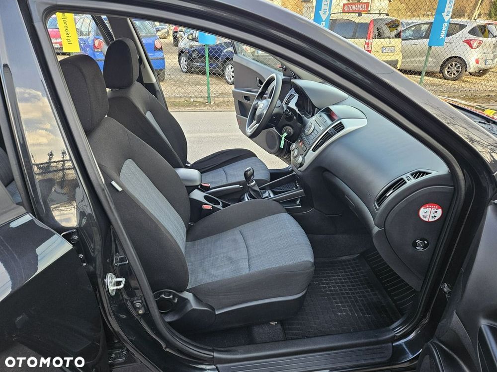 Kia Ceed - 10
