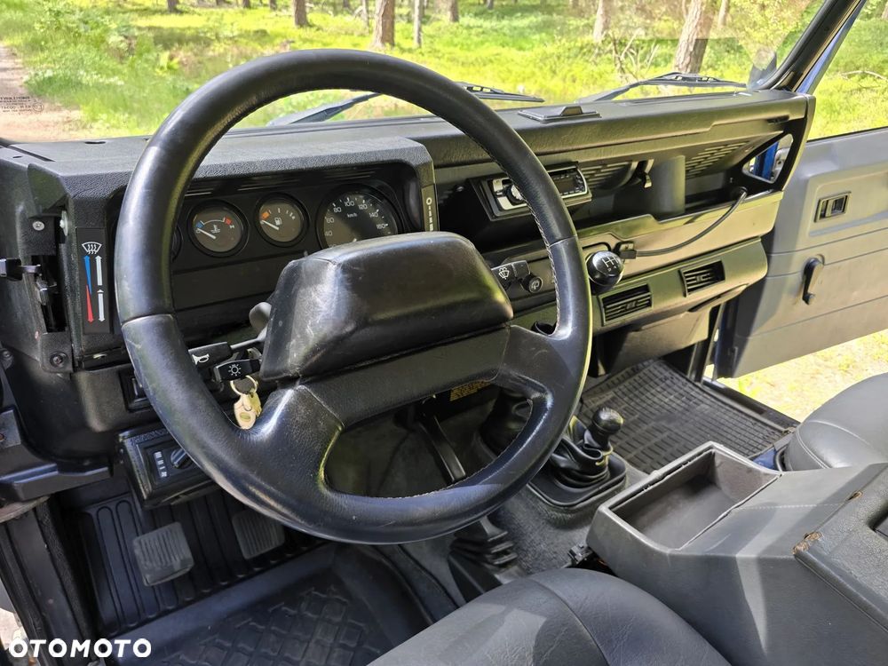 Land Rover Defender - 9