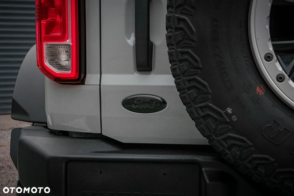 Ford Bronco - 9