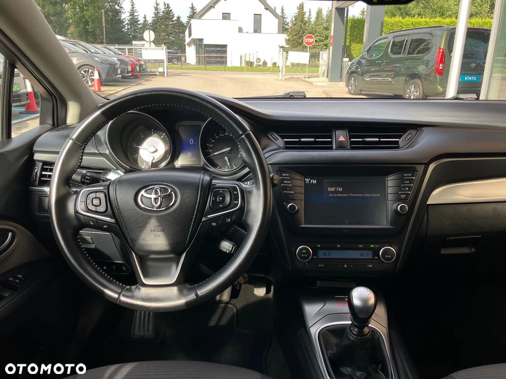 Toyota Avensis 2.0 D-4D Premium - 17