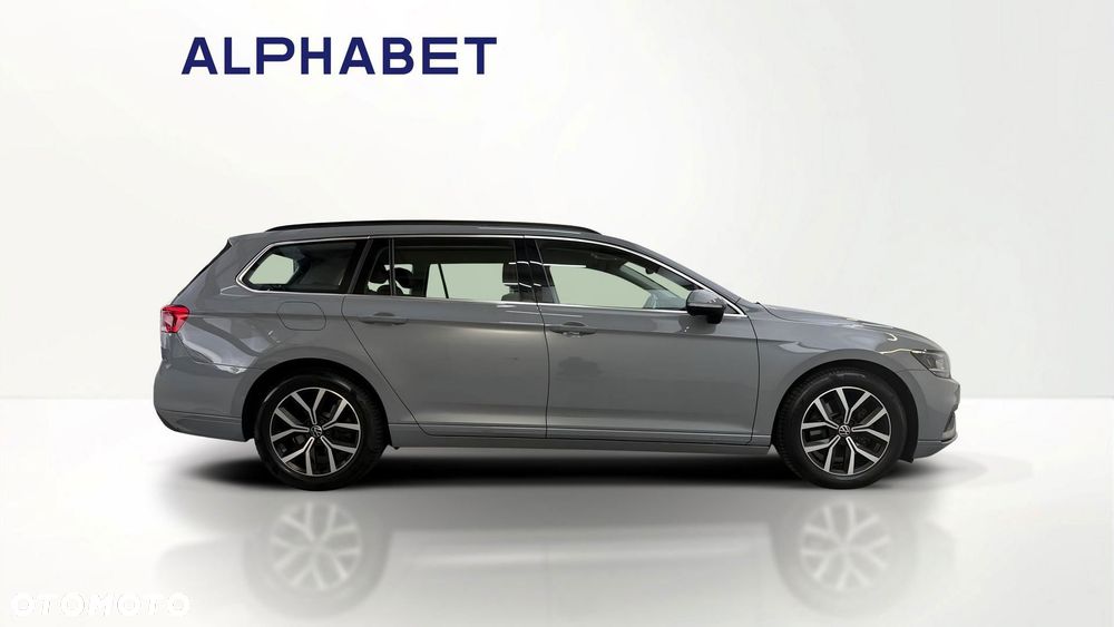 Volkswagen Passat 2023 photo 3