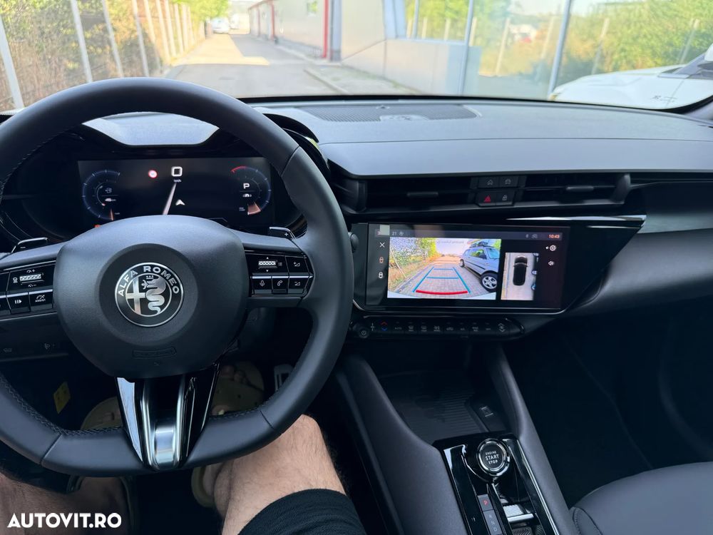 Alfa Romeo Junior 1.2 FWD eDCT6 MHEV Ibrida Speciale - 18