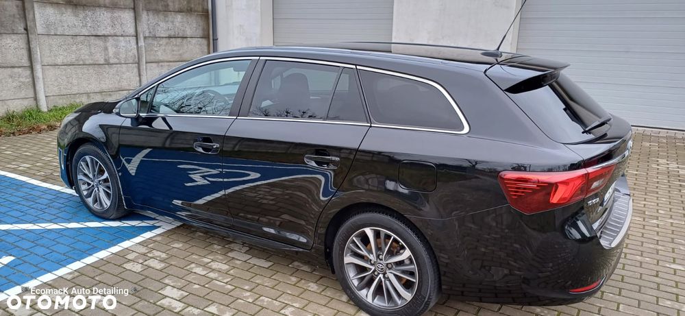 Toyota Avensis 2.0 D-4D Premium - 25