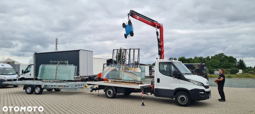 Iveco 35S16 montaż szkła, okien, płyt kamienia. HDS 2020 - 14