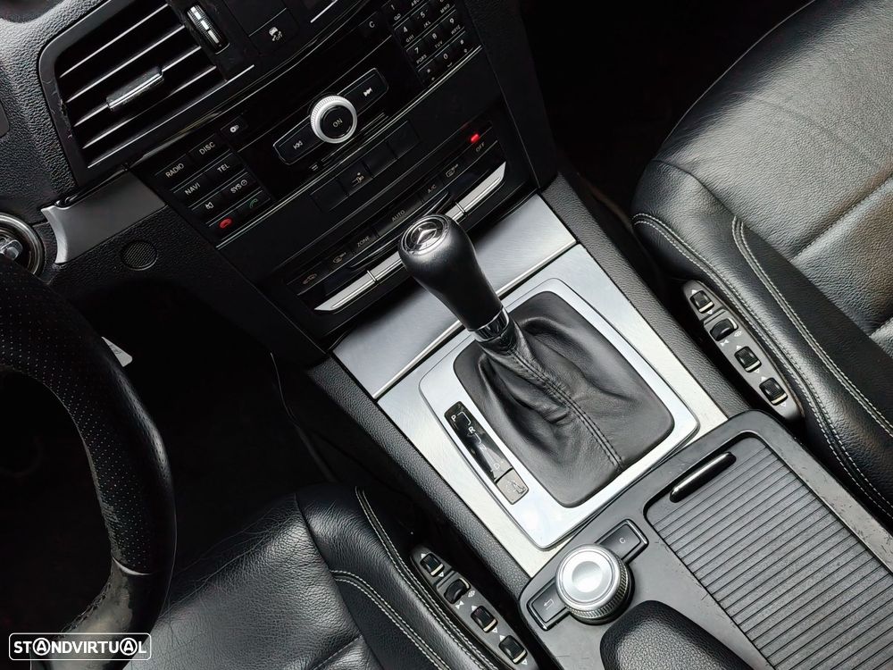 Mercedes-Benz E 250 CGi Classic BlueEfficiency - 17