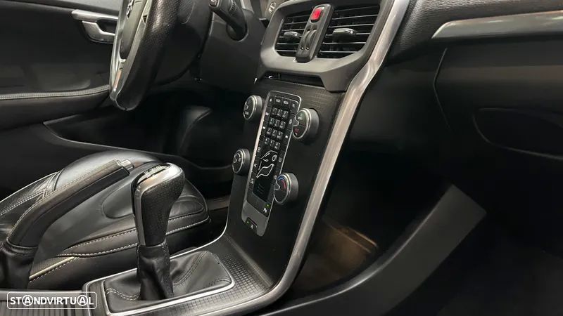 Volvo V40 2.0 D2 R-Design - 34