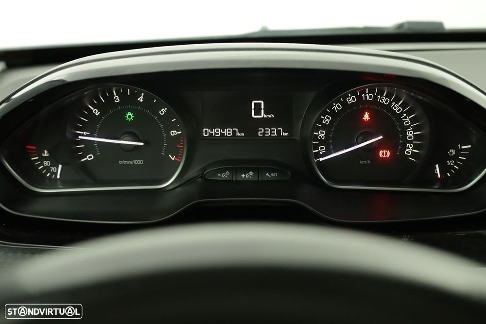 Peugeot 2008 1.2 PureTech Signature - 16