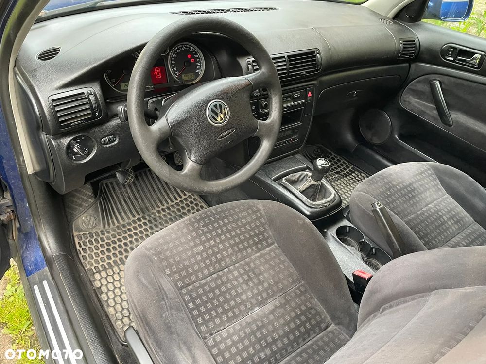 Volkswagen Passat 1.9 TDI Comfortline - 9